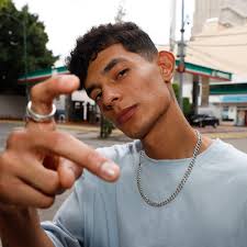 Alejandro Buelna trabaja para hacerse de un nombre en los corridos tumbados