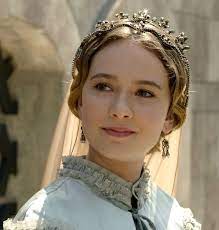 She started her acting career at the age of 12 in çocuklar duymasın. Pin Auf Muhtesem Yuzyil