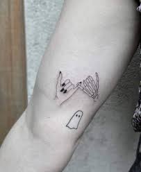 Matching robot wrist tattoos are a fun way to express love. Top 95 Best Pinky Promise Tattoo Ideas 2021 Inspiration Guide In 2021 Promise Tattoo Pinky Promise Tattoo Cute Finger Tattoos