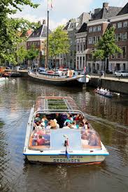 De Goldenraand In De Grachten Van Groningen Groningen Holland Nederland