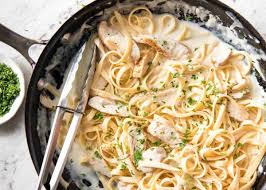 One Pot Chicken Alfredo Pasta Recipetin Eats