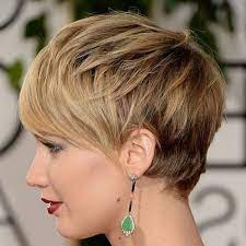 Frisuren für die unterschiedlichen gesichtsformen. Pixie Cut Kurzhaarfrisuren Damen 2021 Hubsche Auswahl Schicke Pixie Kurzhaarfrisuren Fur Fesche Mit Romantischen Kleidern Und Grossen Ohrringen Gibst Du Ihm Einen Femininen Und Vertraumten Look