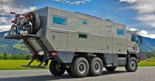 Ce Camping Car A Beau Ressembler A Un Tank Son Grand Luxe Et Ses Capacites Folles Vont Vous Scotcher Camping Cars And 4x4