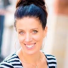 Karen Hermiz's Instagram, Twitter & Facebook