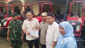 PEMKAB MAROS SALURKAN 10 UNIT TR4, DUKUNG PRODUKTIVITAS PETANI DI LIMA KECAMATAN – Metro Sulsel