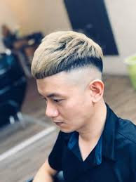 天天剪髮- 🔝🔝🔝漸層對我們來說也是🔝🔝🔝 🔱副店佳玉作品🔱 ⭕️消費項目：精緻剪髮300$⭕️  ————————————————————— 🈺歡迎光臨🈺 #文賢🈯️可指定設計師🈯️ 💈駐店設計師: 副店佳玉、GINA、杜克💈  ☎️服務專線：06-3583439 🌍文賢店地址：台南市文賢路205號 ...