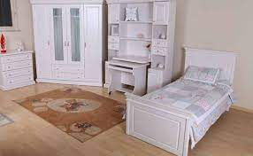 Bebeğimiz hızla büyüyecektir, çocuk odası hazırlarken bu düşünceyi göz ardı etmemeliyiz ve ona göre hazırlamalıyız oda dekorunu. Erkek Cocuk Odasi Nasil Olmalidir