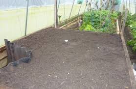 May 19, 2016 · consider manure and urine management when selecting the stall flooring material. Making A Hotbed In Your Polytunnel Permaculture Magazine