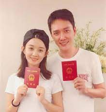 Vào sáng ngày 23/4, công ty quản lý của triệu lệ dĩnh và phùng thiệu phong chính thức đưa ra thông báo hai nghệ sĩ nổi tiếng trong showbiz hoa ngữ đã ly hôn. W9ttghkgqq6ism