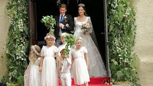 Prinz Harry Schlich Zur Trauung Nach Bayern Hochzeit Mit Heimlichen Hoheiten Wedding Dresses Lace Wedding Dresses Wedding