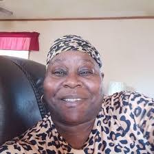 Shelly Dickey's Instagram, Twitter & Facebook