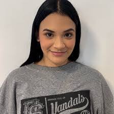 Suzanne Ponce's Instagram, Twitter & Facebook