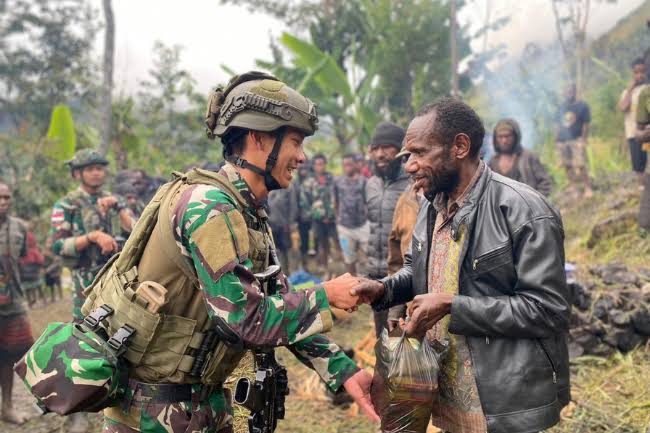 TNI Vows to Pursue Gunmen After Papua Driver Killed, While Lawmakers Demand Stronger Civilian Protection