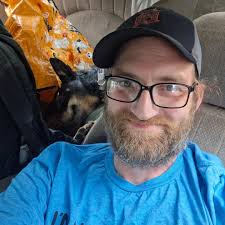 What do you all think of this mainecoon??? Just looking for options