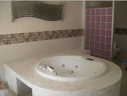 I designers e gli architetti di interni creano sempre nuove soluzioni, per questo allestimento del bagno che è versatile, ma sempre attuale e alla moda. Bagni In Muratura Foto 13 28 Nanopress Donna