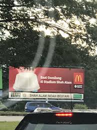 Beli billboard online berkualitas dengan harga murah terbaru 2021 di tokopedia! Mcdonald S Billboards Present Uniqueness Of Malaysia States With Fries And Nuggets Foodie