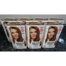 Maple brown has lighter hue than either chocolate or chestnut shades, taking more of the golden shade of maple syrup. Clairol 7 Clairol Nice N Easy 6w Light Mocha Brown Permanent Natural Looking Hair Color