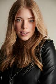 Travelers" 21C (TV Episode 2017)