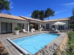 Sur La Cote Landaise Des Clients Ont Fait Appel A Igc Pour Realiser Une Jolie Contemporaine De 155 M Sur Me Jolie Maison Maison Contemporaine Maison Landaise