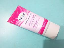 The cream has a thick consistency and is white in color. Veet Silk Fresh Hair Removal Lotus Milk Cream For Normal Skin Review