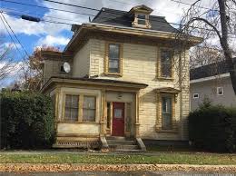 193 Essex St Bangor Me 04401 Mls 1374990 Zillow Triplex House Styles Zillow