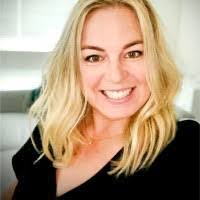 Leslie Bair's Instagram, Twitter & Facebook