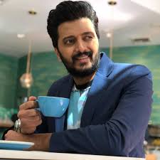 Riteish deshmukh did not like genelia in the first meeting, grew close during the shooting of 'tujhe meri kasam', and got married. Have You Seen This Candid Look Of Riteish Deshmukh The Indian Wire