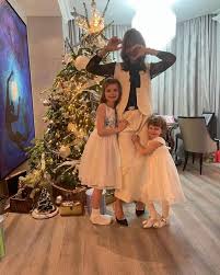 Разрушение лица, хрящевых тканей, все держится на. Kosmetolog Zayavila Chto Lico Eks Zheny Andreya Arshavina Moglo Izmenitsya Iz Za Fillerov Vokrug Tv
