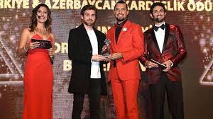 He started his career in television with his role as aleksi in vatanım sensin, and further rose to prominence by his performance in zalim i̇stanbul as nedim. Zalim Istanbul Un Nedim I Berker Guven E Yilin En Iyi Drama Oyuncusu Odulu Verildi
