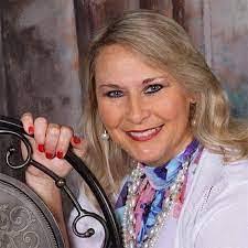 Donna Singley's Instagram, Twitter & Facebook