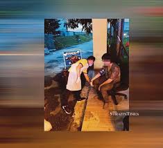 Mr chew yi quan (head of digital department). Accident Victim Meets Doctor Who Helped Him After Facebook Posting Goes Viral