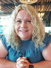 Abigail Dexter's Instagram, Twitter & Facebook