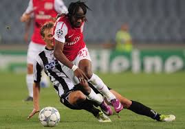 Someone wants to talk to him'. Arsenal S Resurgence Frustrates Emmanuel Petit And A Tale Of Le Forehead Gooner Daily
