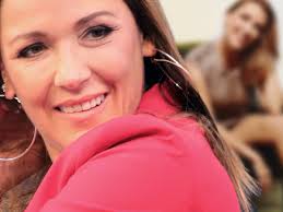 Sadly, a tragedy has fallen upon michael recently. Simone Mecky Ballack Kurzes Kleid Und Wallemahne Wie Vor 26 Jahren Bunte De