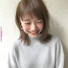 gwは髪を切りたい ボブ派もミディアム派も 最旬 切りっぱなしヘア 22連発 まだまだ人気の 切りっぱなしヘア けれど人気スタイルがゆえに人とかぶりがち そこで今回は ニュアンスの違いで差をつける最旬 切りっぱなしヘア を 特に人気の高いボブと ヘアカット