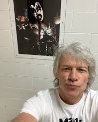 How many people want Everybody Loves Raymond to continue?