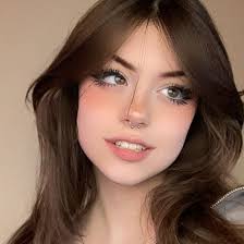 Vẻ ngoài hút hồn của nữ streamer bị phát tán hàng loạt ảnh “nóng“