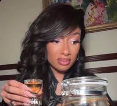 I bet Fatima have her baby quicker than Karen 🤦🏽‍♀️