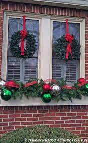 20 Ideas Easy To Reproduce Christmas Window Decorations Outdoor Christmas Decorations Christmas Decorations