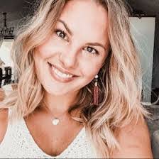 Nicole Vanderpool's Instagram, Twitter & Facebook