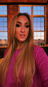 Kay Hines's Instagram, Twitter & Facebook