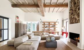 Can portmany se encuentra situada en la isla de ibiza, es una casa rural para alquiler en la zona de campo de san rafael rodeada de naturaleza. Una Casa Blanca En Ibiza Con Una Moderna Decoracion Interior