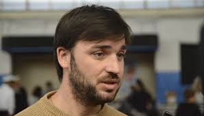 No al ajuste. Chubut: Torres en plan motosierra, amenaza con no pagar el  aguinaldo