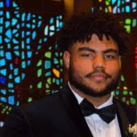 Kari Fellinger's Instagram, Twitter & Facebook