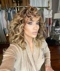 Sometimes you may find her with a center parted hairstyle, or you may see pictures of her flowing locks. Chris Appleton On Instagram Big Hair Big Mood Jlo Dreamcurl Jennifer Lopez Hair Jennifer Lopez Hair Color Jlo Hair