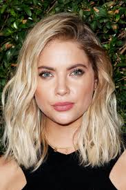 The ashy, platinum color was created on previously balayaged hair using shades eq hair gloss. Blonde Hair Dark Eyebrow Celebrity Trend