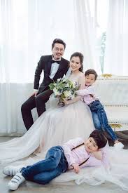 Trong năm 2013, lâm vỹ dạ gia nhập nhóm hài của nghệ sĩ trường giang. Sau 9 NÄƒm Káº¿t Hon Cáº£ Gia Ä'inh Lam Vá»¹ Dáº¡ Há»©a Minh Ä'áº¡t Ä'ang Lay Nhiá»…m Virus Háº¡nh Phuc Táº¡p Chi Ä'áº¹p