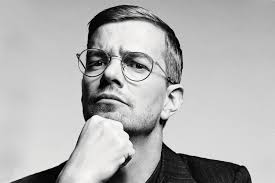 Diese frau liebt er seit 15 jahren. Joko Winterscheidt Manner Nehmt Euch Selbst Nicht So Ernst Gq Germany