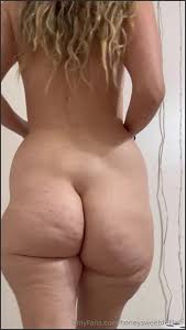 honeysweetdelilah Would you like to see more booty walking 3489045870 (  15.1 MB ) download