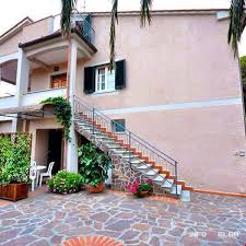 Appartamenti elba marina di campo in affitto in case vacanza: Appartamenti Dal Catta On The Island Of Elba In Marina Di Campo Via Per Portoferraio Apartaments Elba